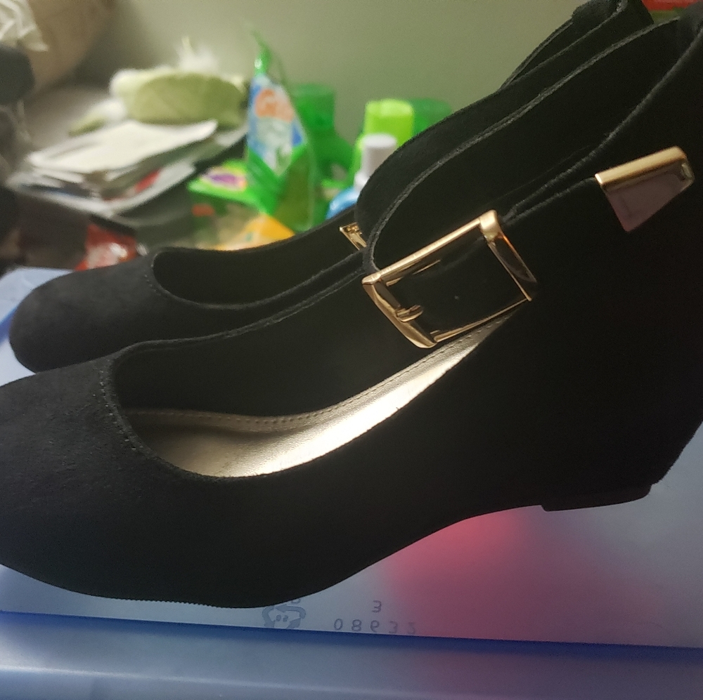 Women's shoes